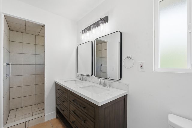 770 N Acacia Street, Woodlake, CA 93286