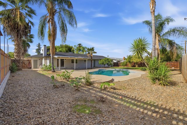 770 N Acacia Street, Woodlake, CA 93286