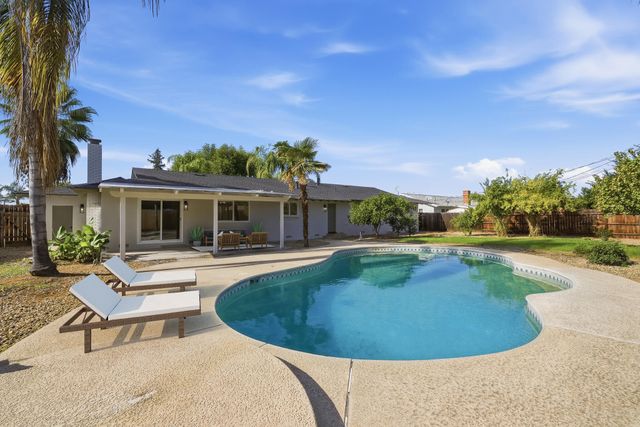 770 N Acacia Street, Woodlake, CA 93286