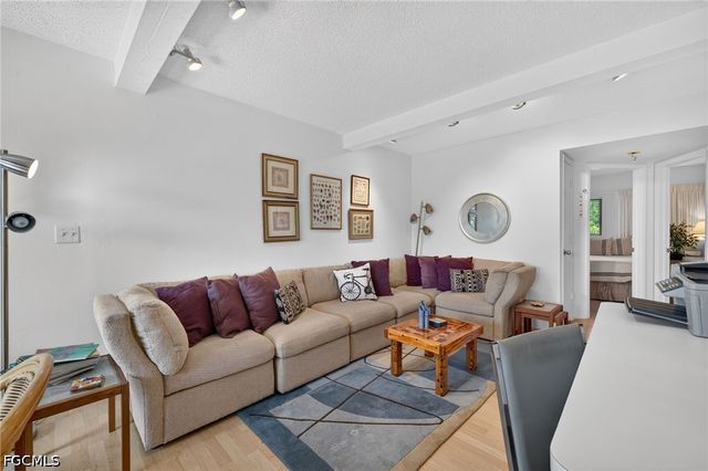 1250 Tennisplace CT E22, Sanibel, FL 33957