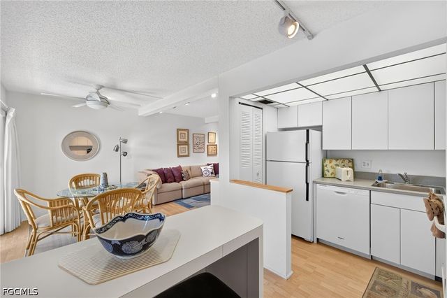 1250 Tennisplace CT E22, Sanibel, FL 33957