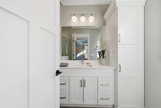 33 Landy Ave, Northampton, MA 01062