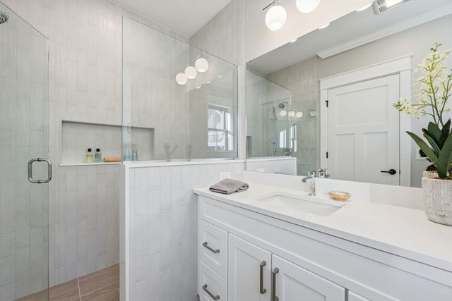 33 Landy Ave, Northampton, MA 01062