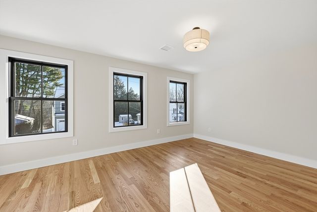 33 Landy Ave, Northampton, MA 01062