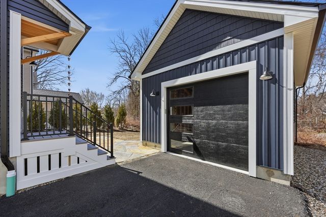 33 Landy Ave, Northampton, MA 01062