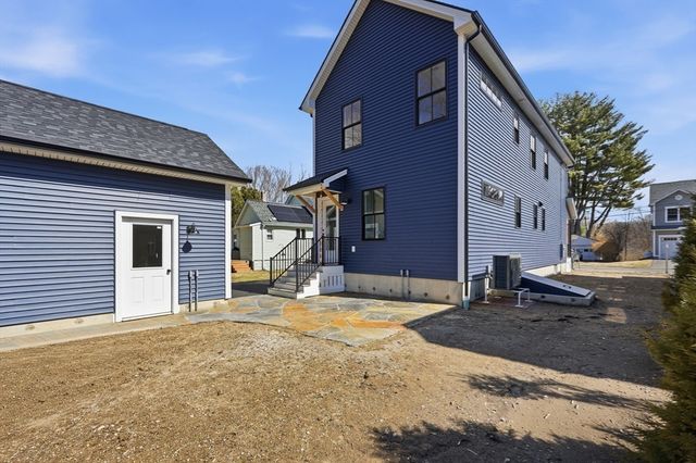 33 Landy Ave, Northampton, MA 01062