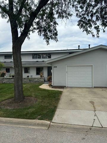 1104 Taunton Court, Schaumburg, IL 60193