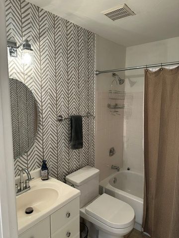 1104 Taunton Court, Schaumburg, IL 60193
