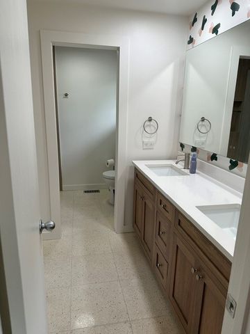 1104 Taunton Court, Schaumburg, IL 60193