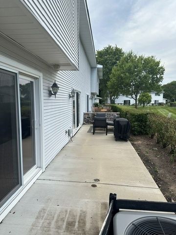 1104 Taunton Court, Schaumburg, IL 60193
