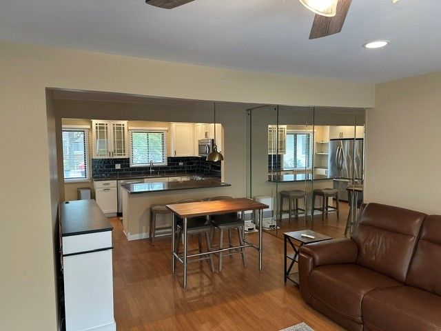 1104 Taunton Court, Schaumburg, IL 60193