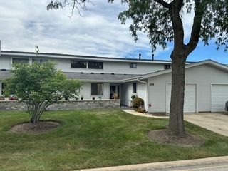 1104 Taunton Court, Schaumburg, IL 60193