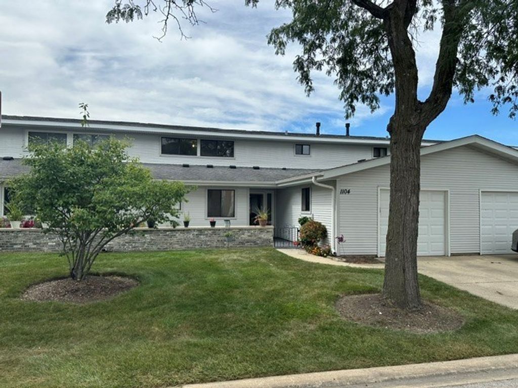 1104 Taunton Court, Schaumburg, IL 60193