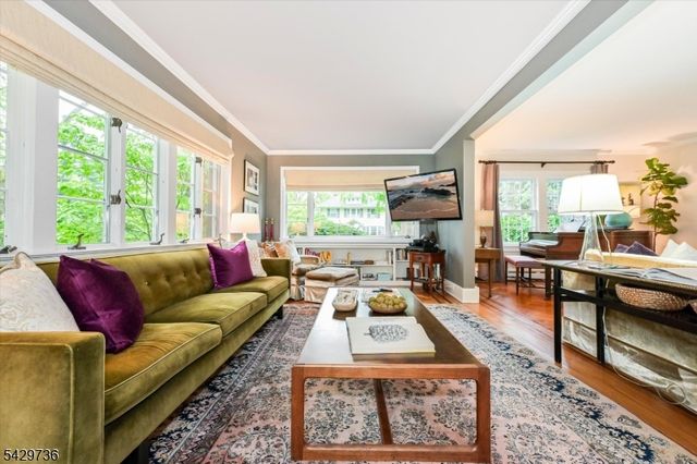 35 Durand Road, Maplewood Twp., NJ 07040