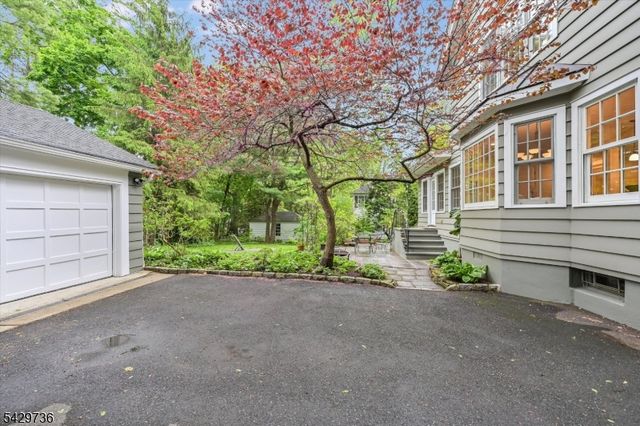 35 Durand Road, Maplewood Twp., NJ 07040