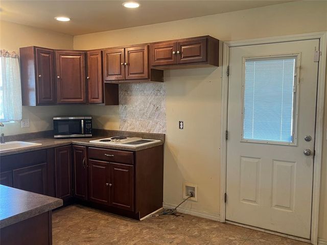 216 N Bk 1600 Road, Stigler, OK 74462
