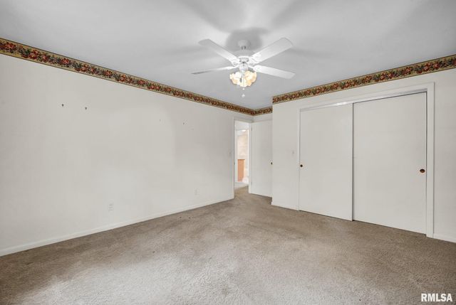 1233 OAK Circle, East Peoria, IL 61611