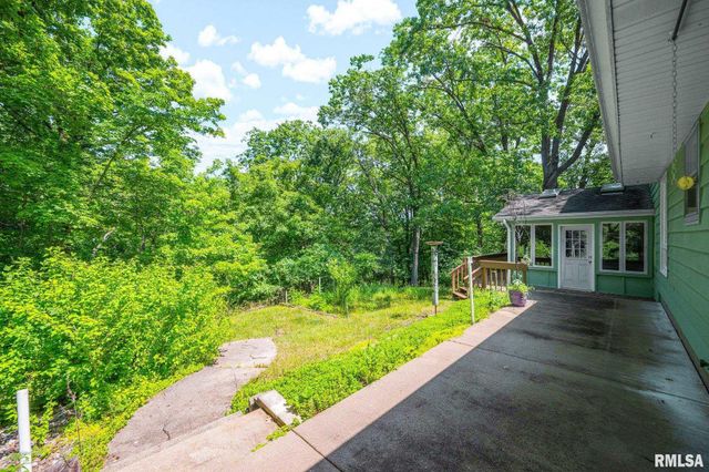 1233 OAK Circle, East Peoria, IL 61611