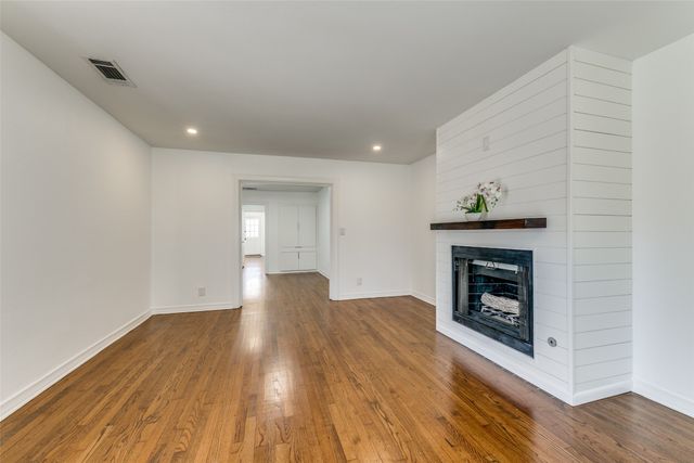 5117 Maple Springs Boulevard, Dallas, TX 75235