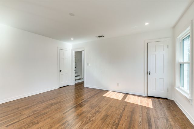 5117 Maple Springs Boulevard, Dallas, TX 75235