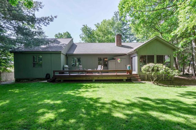14 Wentworth Street, Nashua, NH 03060