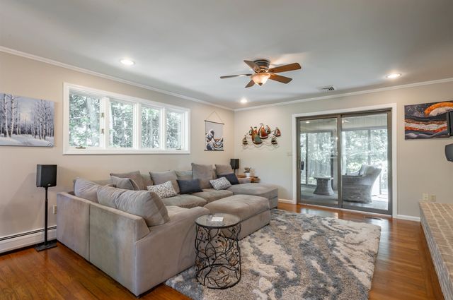 14 Wentworth Street, Nashua, NH 03060