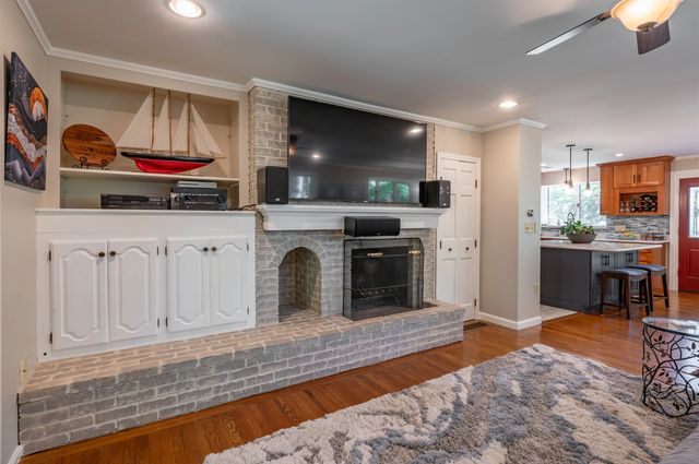 14 Wentworth Street, Nashua, NH 03060