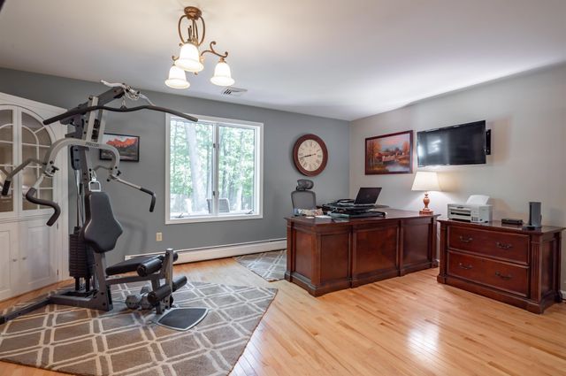 14 Wentworth Street, Nashua, NH 03060
