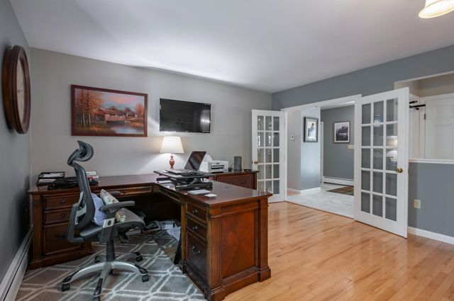 14 Wentworth Street, Nashua, NH 03060