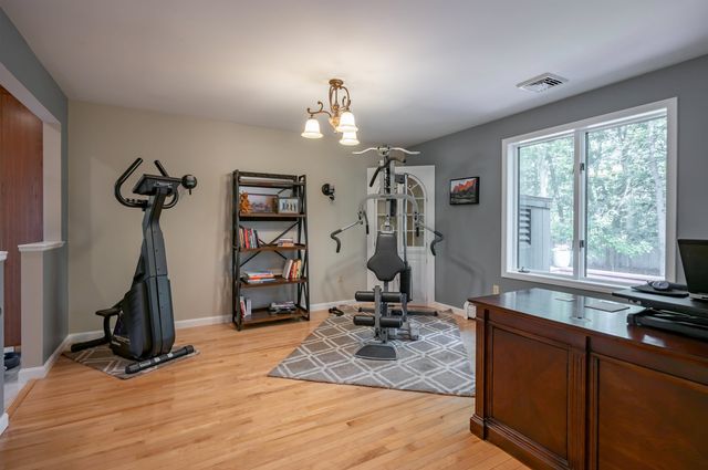 14 Wentworth Street, Nashua, NH 03060