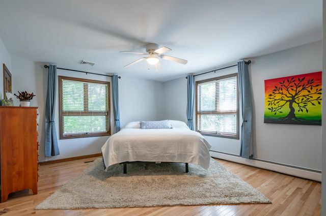 14 Wentworth Street, Nashua, NH 03060