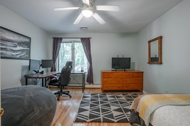 14 Wentworth Street, Nashua, NH 03060