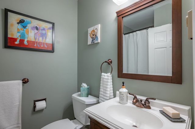 14 Wentworth Street, Nashua, NH 03060