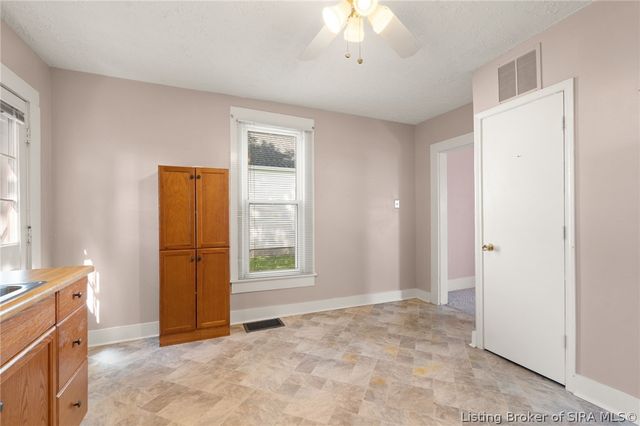 1929 Center Street, New Albany, IN 47150