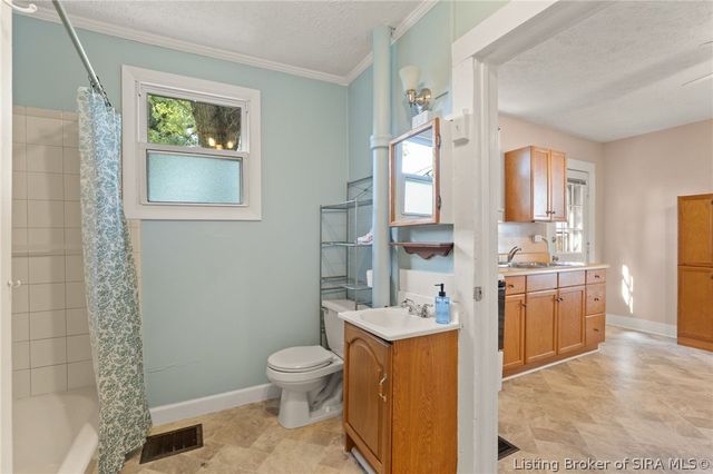 1929 Center Street, New Albany, IN 47150