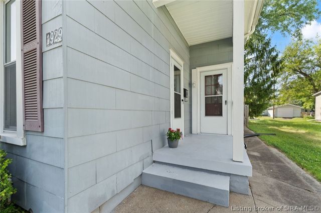 1929 Center Street, New Albany, IN 47150