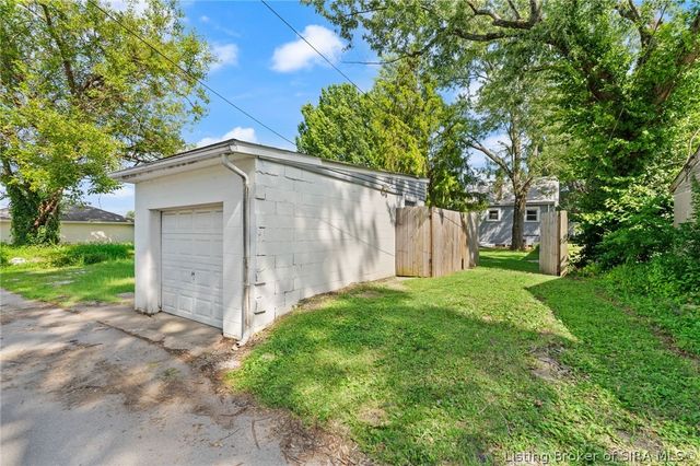 1929 Center Street, New Albany, IN 47150