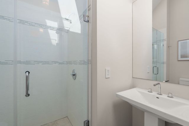 136 Banks St, Cambridge, MA 02138
