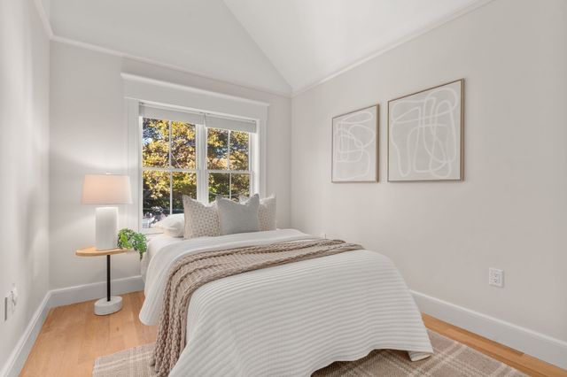 136 Banks St, Cambridge, MA 02138