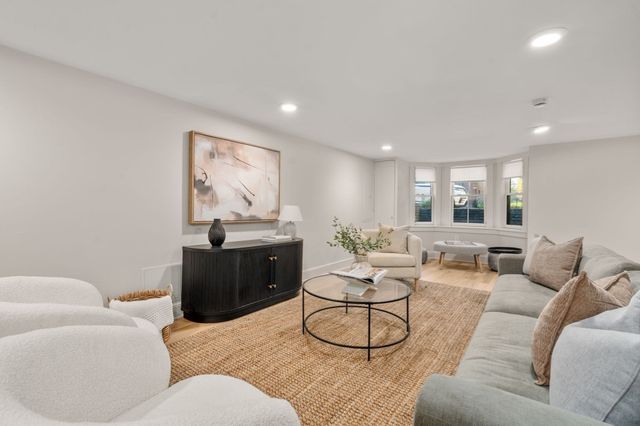 136 Banks St, Cambridge, MA 02138