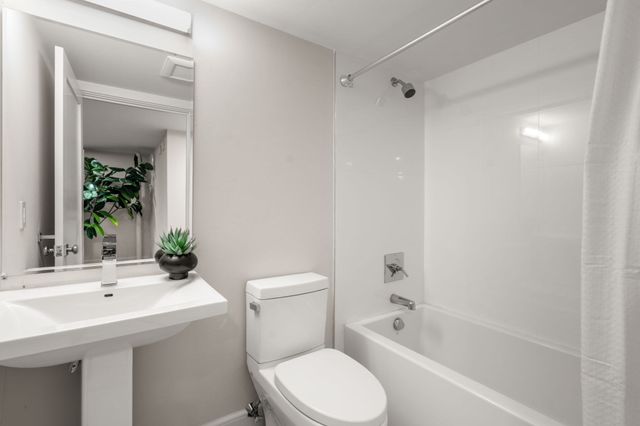 136 Banks St, Cambridge, MA 02138