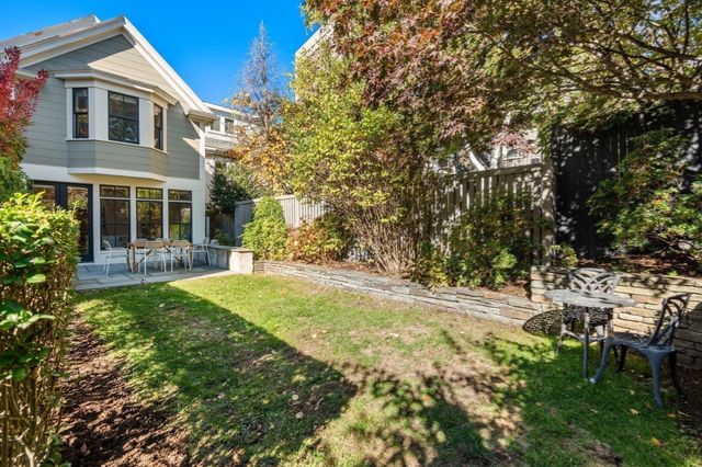 136 Banks St, Cambridge, MA 02138