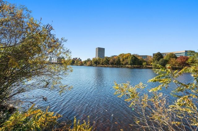 136 Banks St, Cambridge, MA 02138