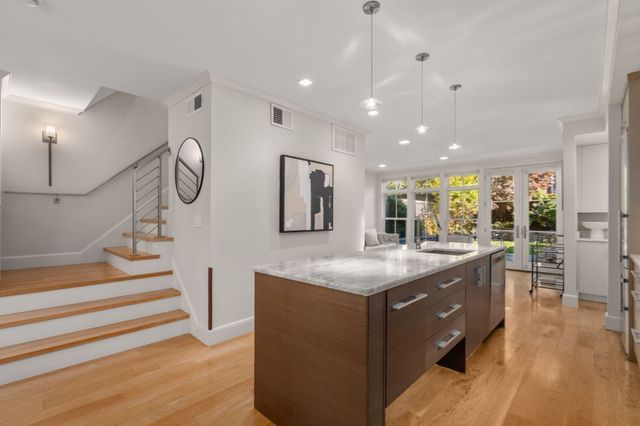 136 Banks St, Cambridge, MA 02138