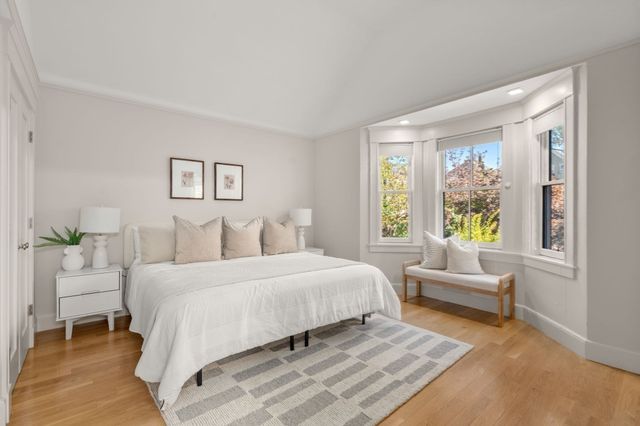 136 Banks St, Cambridge, MA 02138