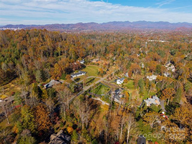 50 Forest Road, Asheville, NC 28803