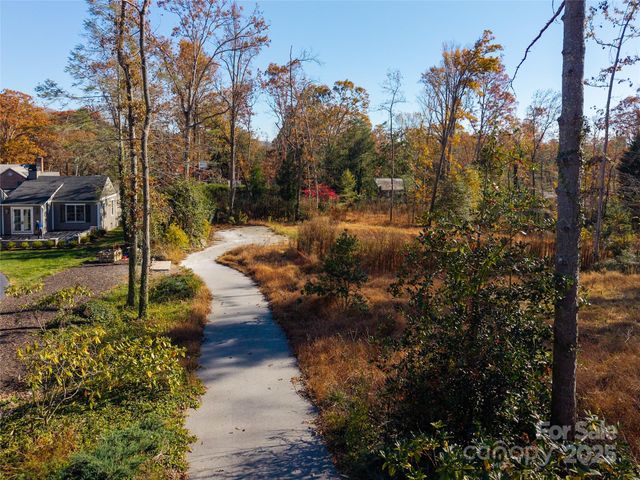 50 Forest Road, Asheville, NC 28803