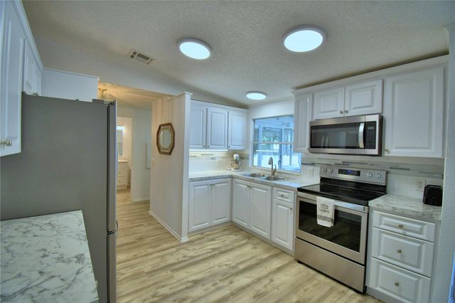 4802 COLONNADES CIRCLE E, Lakeland, FL 33811