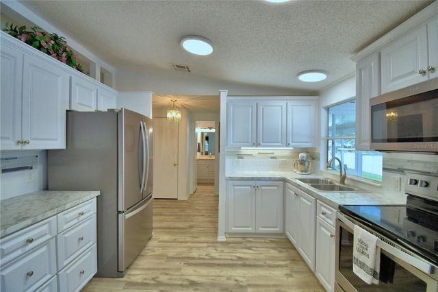 4802 COLONNADES CIRCLE E, Lakeland, FL 33811