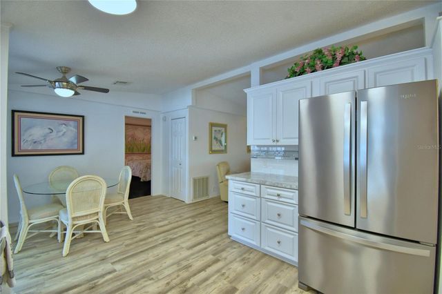 4802 COLONNADES CIRCLE E, Lakeland, FL 33811